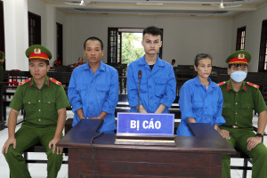 Các bị cáo Ma Ly, Khải và Liên tại Tòa (từ trái sang phải)