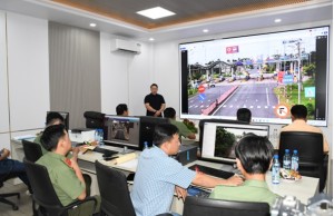 Đại diện Công ty cổ phần đầu tư công nghệ và giải pháp TFS (nhà thầu triển khai) trình bày tại buổi nghiệm thu