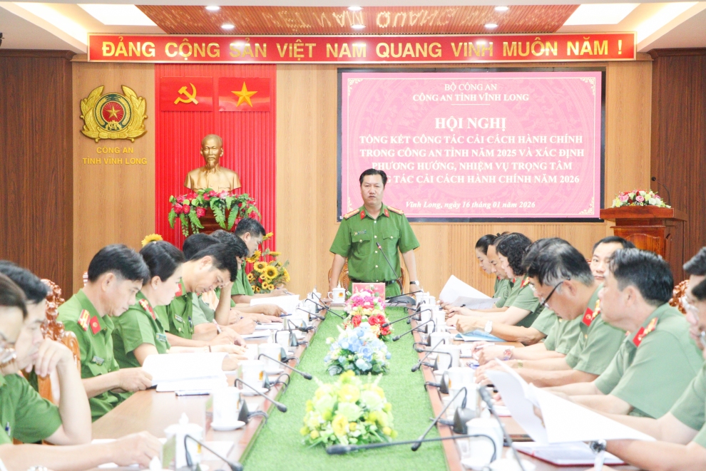 Đại tá Nguyễn Văn Hạnh Phó Giám đốc Công an tỉnh phát biểu chị đạo