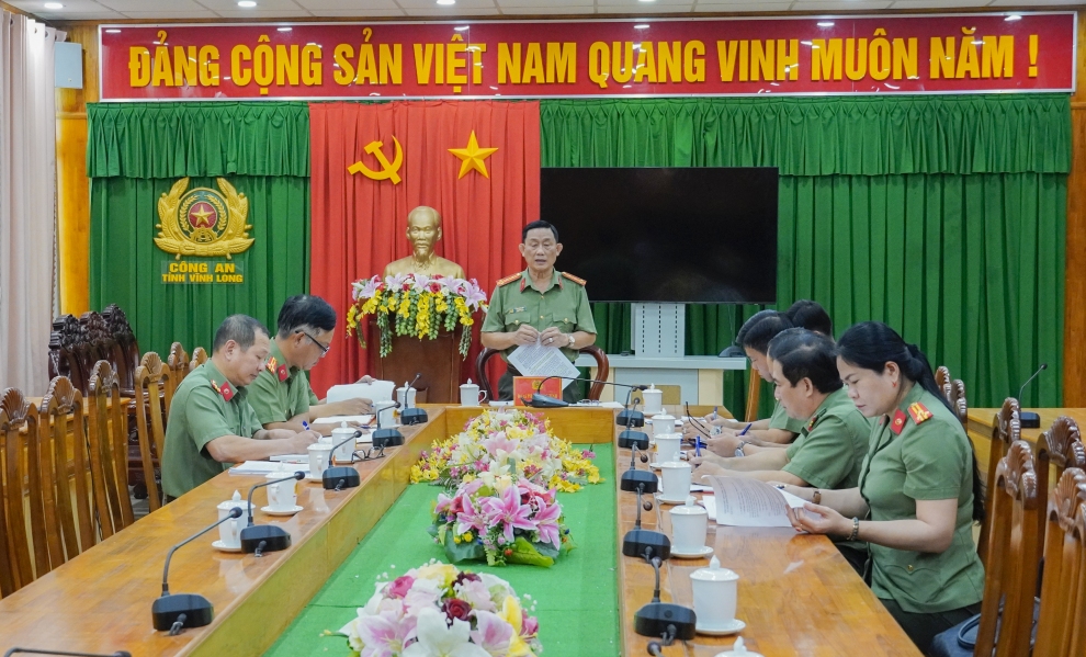 đại tá Phan Ngọc Tính pb chỉ đạo tại hội nghị