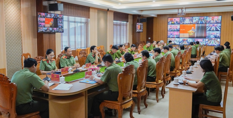 Điểm cầu Công an tỉnh Vĩnh Long (2)