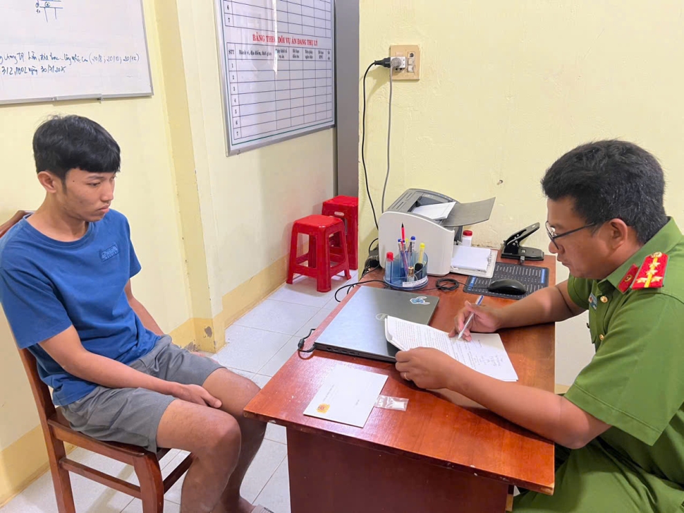 Đối tượng Lâm Văn Giào tại cơ quan Công an
