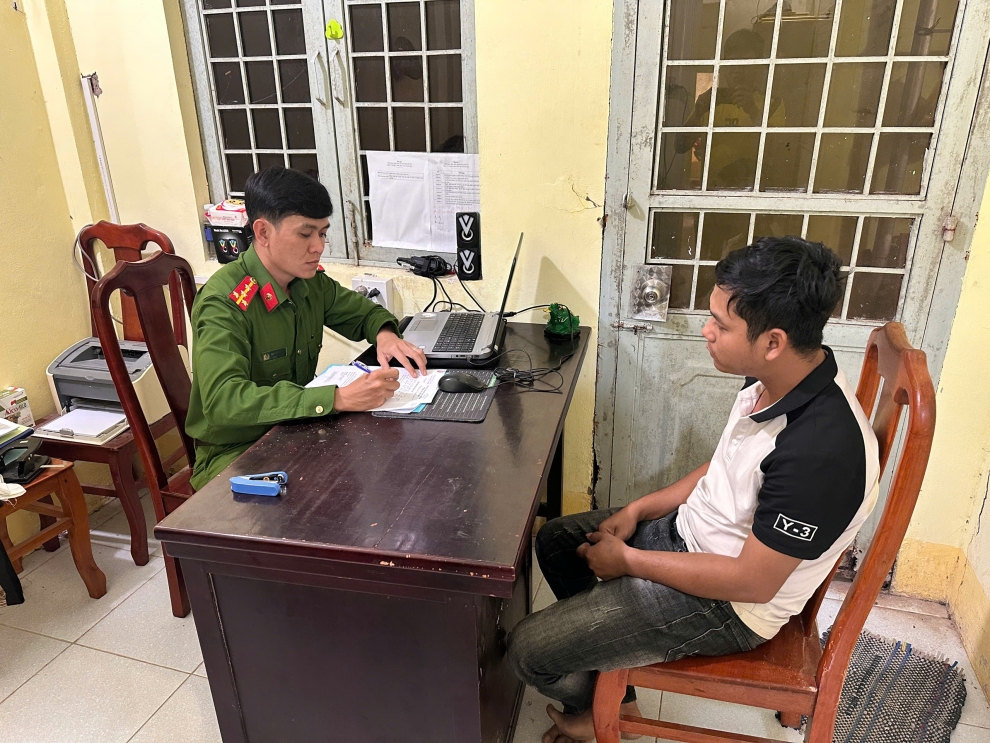 Đối tượng Thạch Vi Đa tại cơ quan Công an