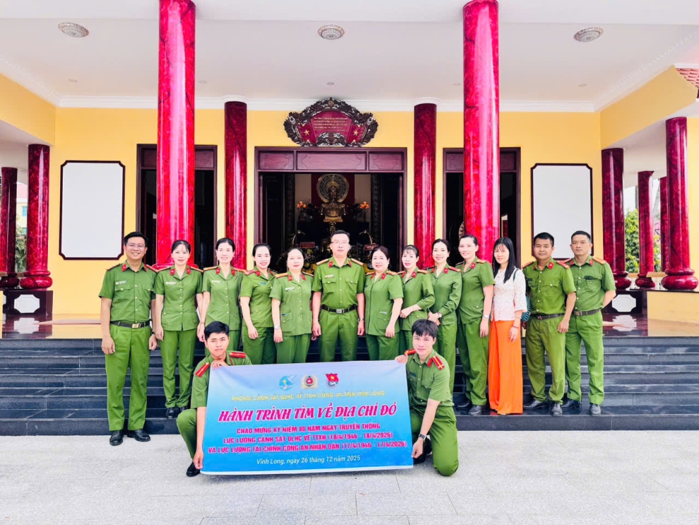 Hành trình tìm về địa chỉ Đỏ