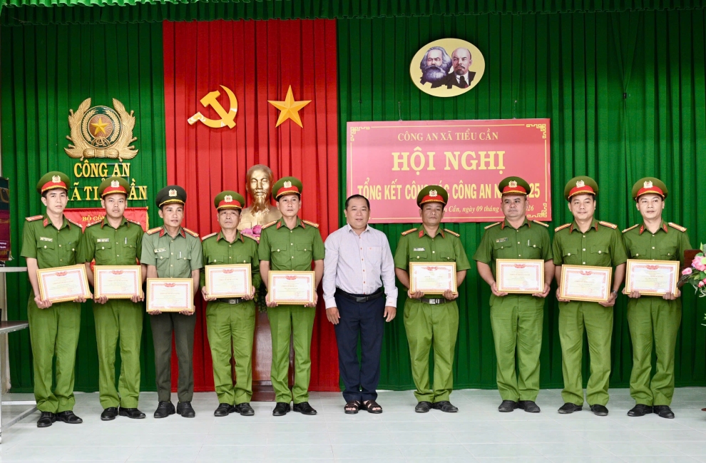 Trao khen tai HN