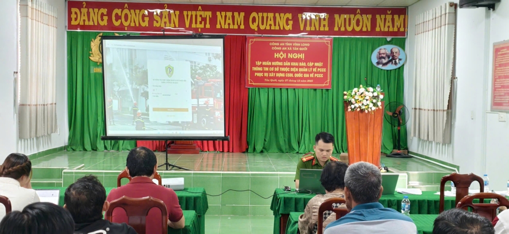 Công an xã Tân Quới tổ chức tập huấn, hướng dẫn khai báo, cập nhật thông tin cơ sở thuộc diện quản lý về phòng cháy, chữa cháy