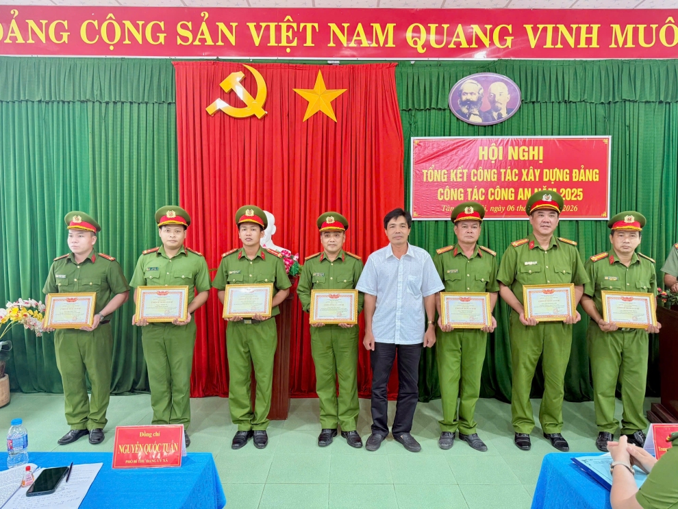 Công an xã Tân Long Hội tổng kết công tác công tác Công an năm 2025