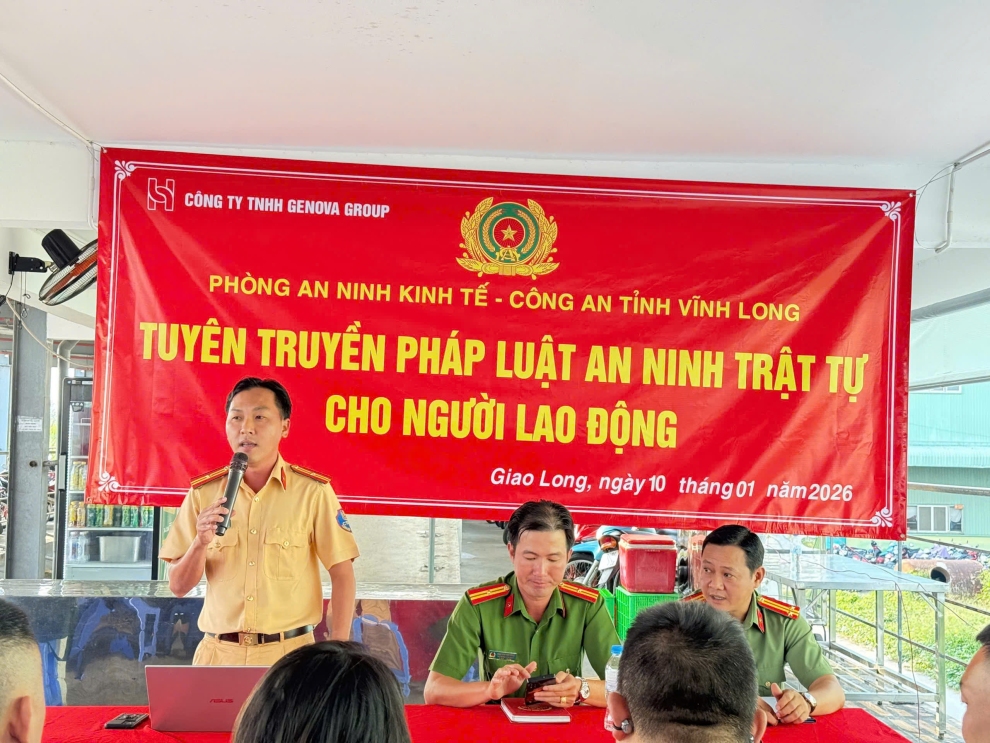 Tuyên truyền an toàn giao thông tại công ty Genova Group
