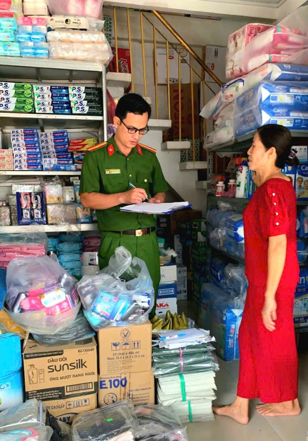 Công an xã Ba Tri tăng cường kiểm tra công tác an toàn PCCC và CNCH đợt cao điểm