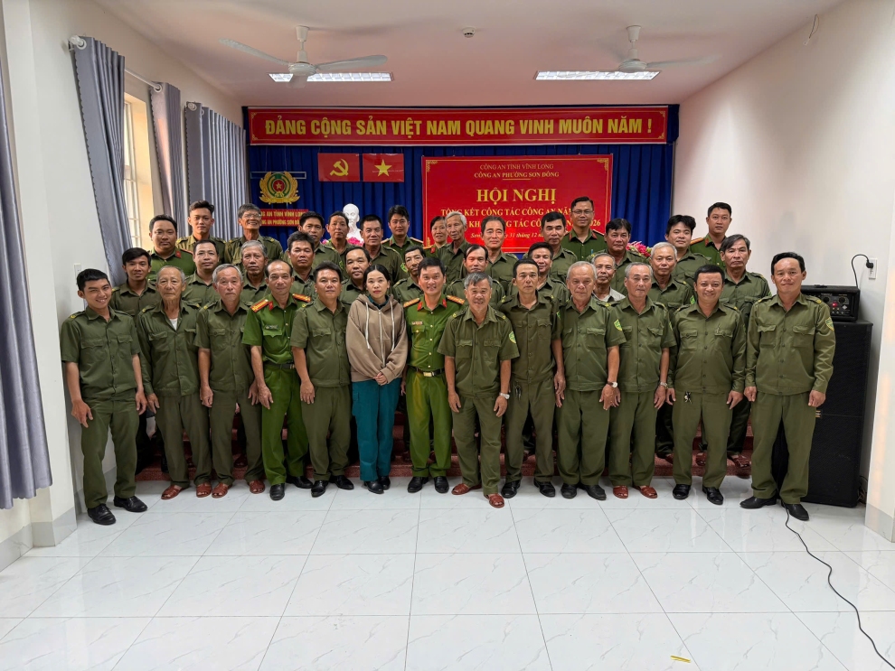 Công an phường Sơn Đông tổ chức họp mặt, tặng quà lực lượng tham gia bảo vệ ANTT ở cơ sở nhân dịp Tết Nguyên đán Bính Ngọ 2026