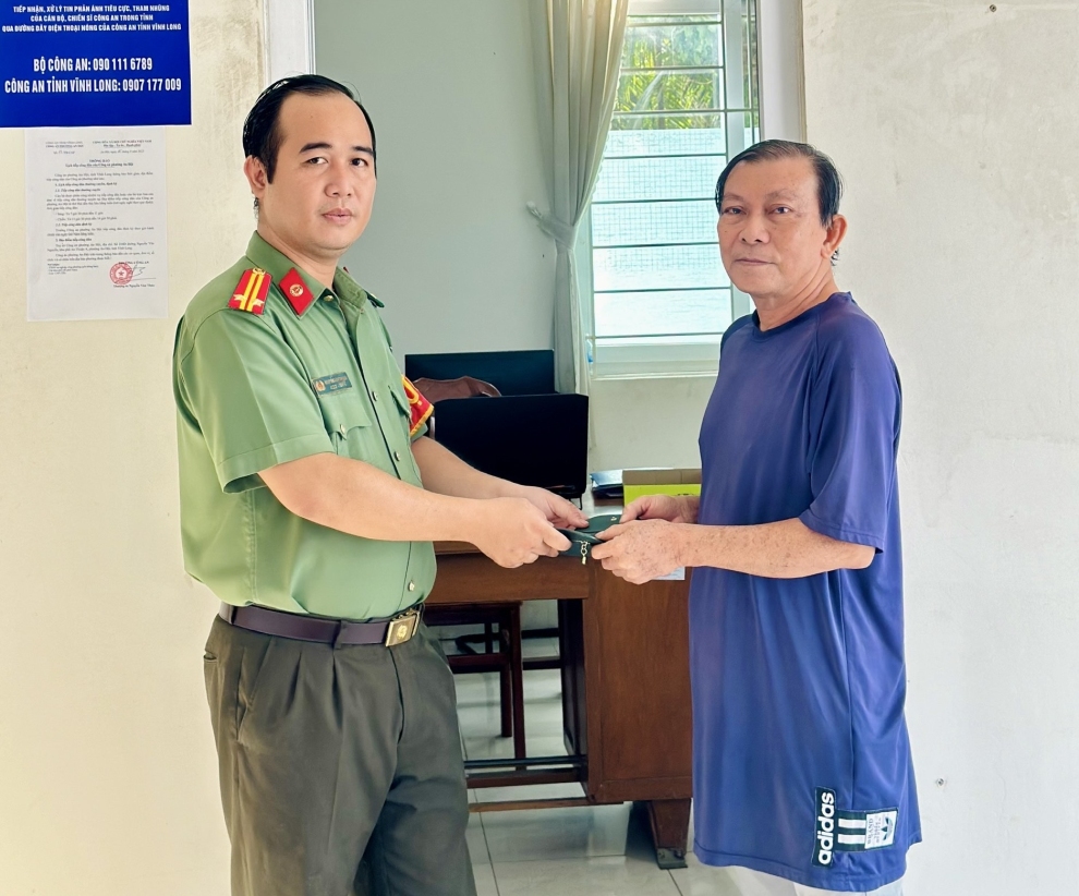 Một hành động đẹp giữa đời thường: Nhặt được của rơi, trả lại cho người mất