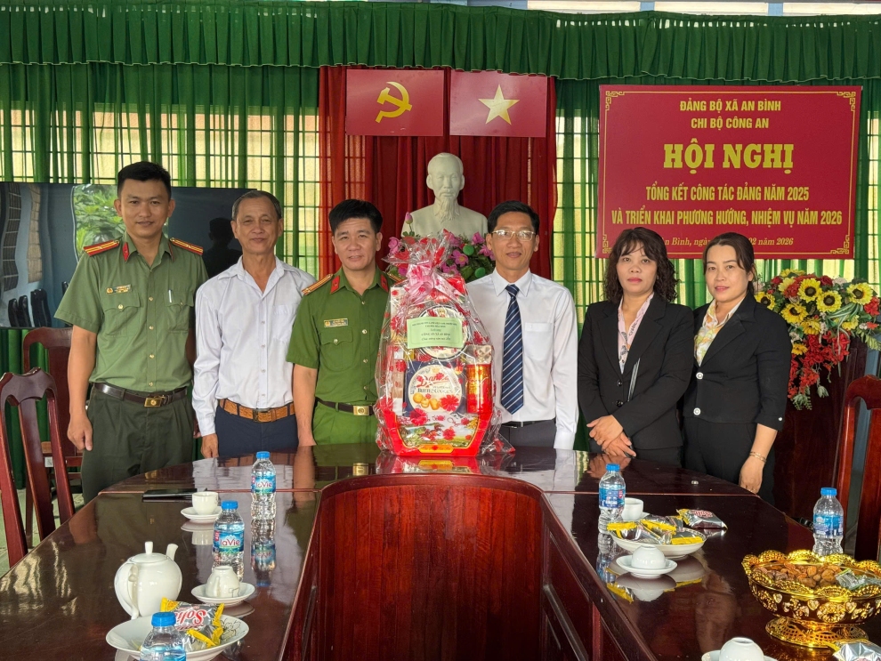 Thắt chặt tình đoàn kết giữa Công an xã An Bình với các vị chức sắc, tín đồ tôn giáo