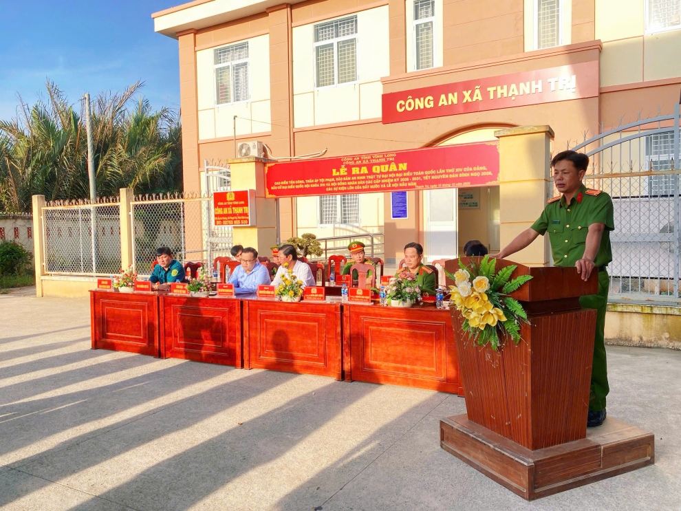 Công an xã Thạnh Trị tổ chức ra quân cao điểm