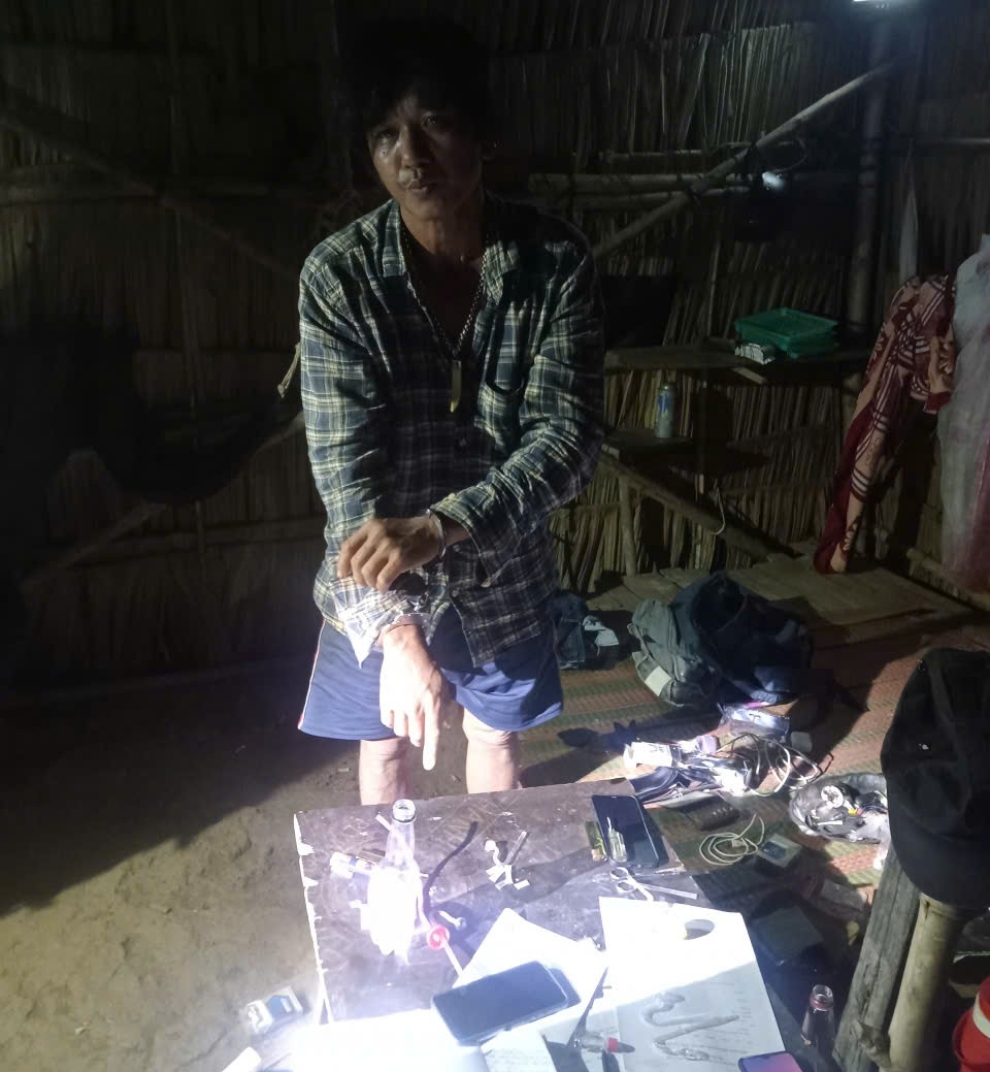 Công an xã Long Thành, tỉnh Vĩnh Long kịp thời bắt đối tượng tàng trữ trái phép chất ma túy