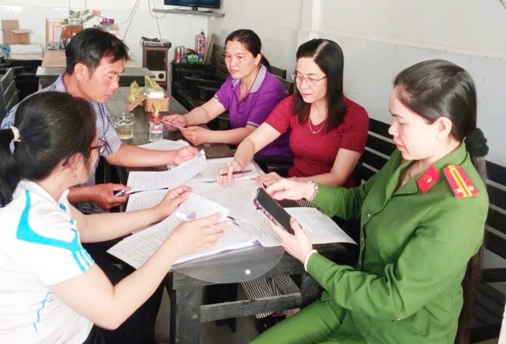 Công an xã Châu Thành tăng cường tuyên truyền Luật Cư trú gắn với Đề án 06 của Chính phủ