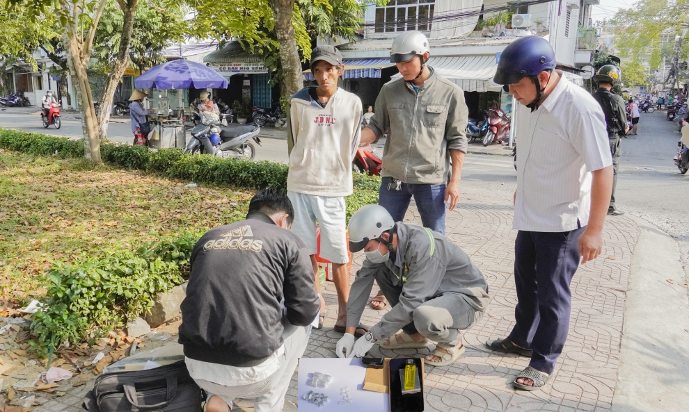 Lực lượng Công an bắt quả tang Thành cùng tang vật