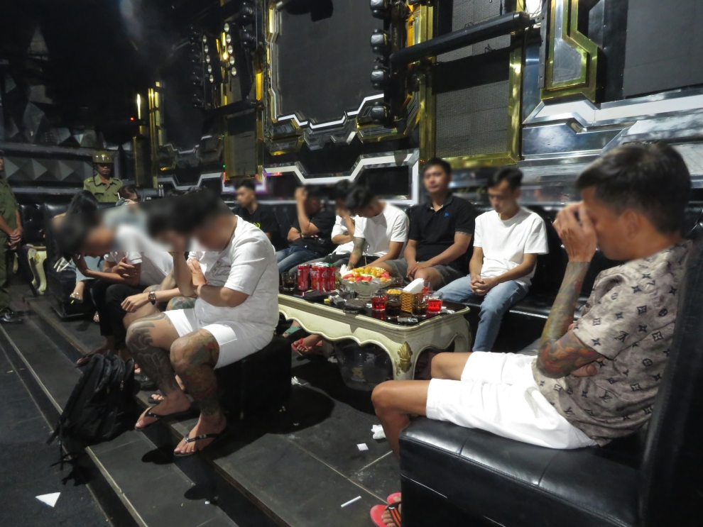 Nhóm đối tượng sử dụng trái phép chất ma túy cùng tang vật có liên quan tại quán Beer Club 139 trên địa bàn