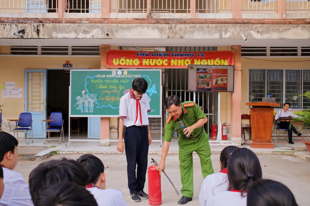 Phát huy hiệu quả trong công tác tuyên truyền pháp luật về phòng cháy, chữa cháy và cứu nạn cứu hộ tại các trường học trên địa bàn phường Cái Vồn