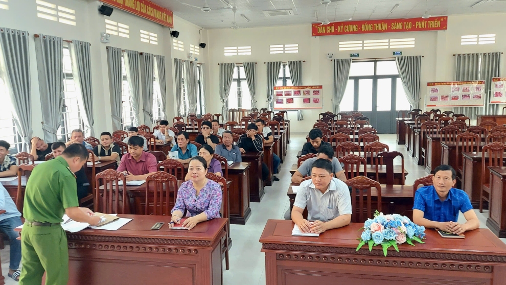Công an xã Ba Tri chung tay cảm hóa, phòng ngừa tái phạm tội