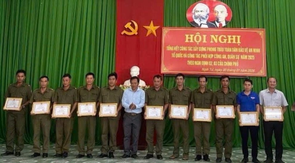 Công an xã Ngãi Tứ tham mưu Ban Chỉ đạo “Thực hiện phong trào toàn dân bảo vệ an ninh Tổ quốc” xã tổ chức tổng kết công tác xây dựng phong trào toàn dân bảo vệ an ninh Tổ quốc và công tác phối hợp Công an - Quân sự năm 2025
