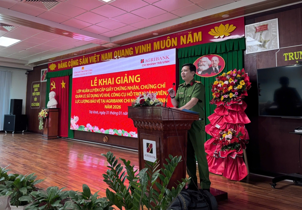 Huấn luyện cấp giấy chứng nhận, chứng chỉ quản lý, sử dụng vũ khí, công cụ hỗ trợ cho nhân viên, lực lượng bảo vệ tại các chi nhánh
