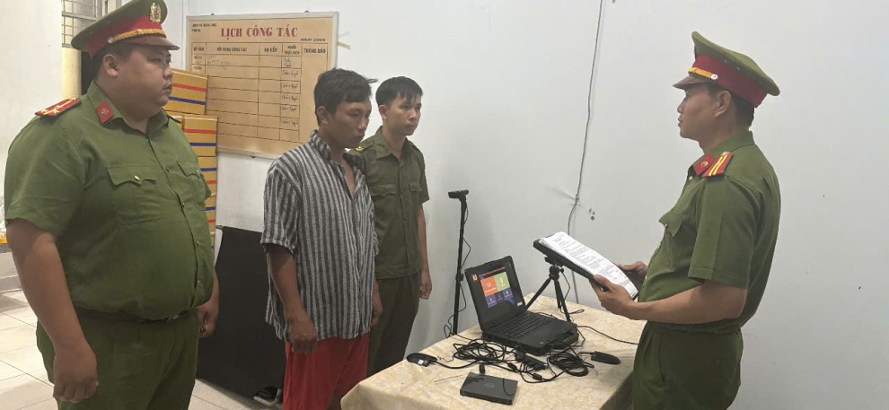 Công an xã Giao Long khám phá nhanh vụ trộm cắp tài sản