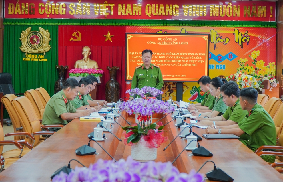 Đại tá Nguyễn Văn Hạnh, Phó Giám đốc Công an tỉnh phát biểu chỉ đạo tại buổi làm việc