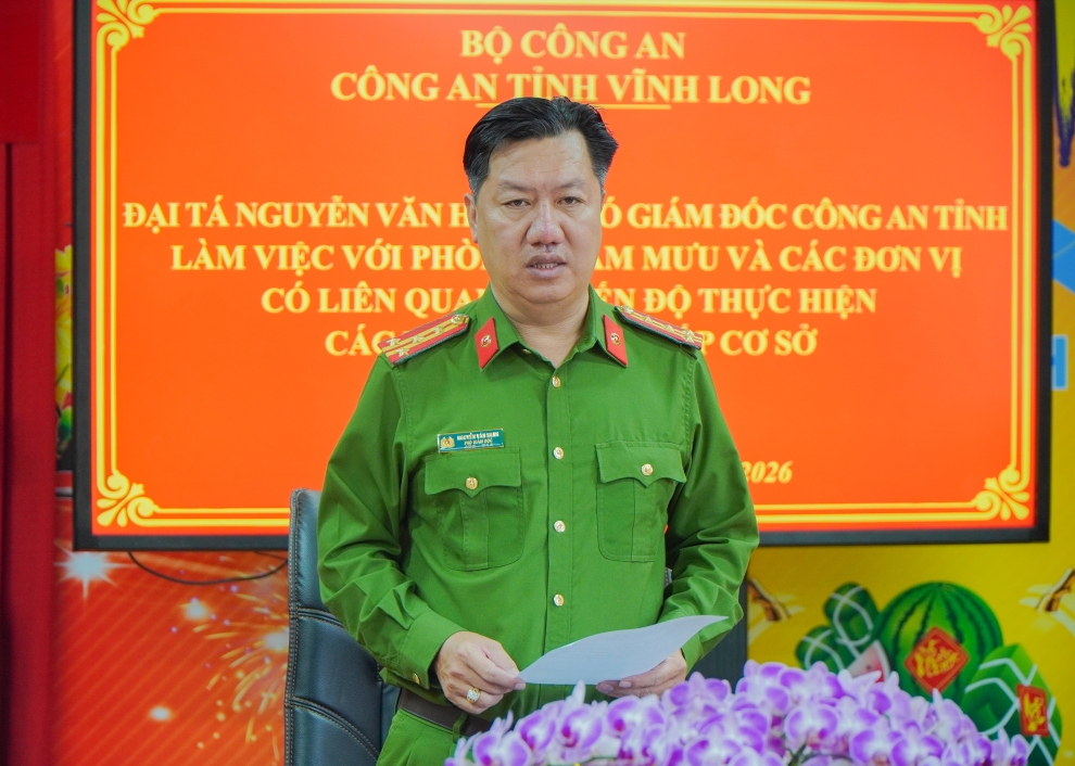 Đại tá Nguyễn Văn Hạnh, Phó Giám đốc Công an tỉnh phát biểu tại buổi làm việc