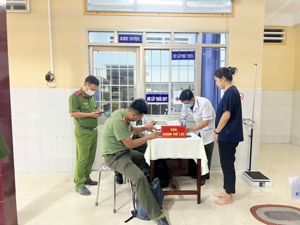 Công an tỉnh Vĩnh Long khám phúc tra sức khỏe tuyển chọn công dân thực hiện nghĩa vụ tham gia CAND năm 2026