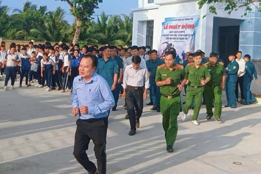 Hình 1