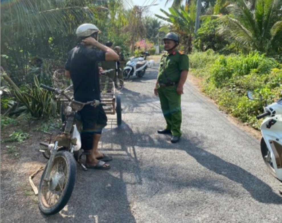 Công an xã Tiểu Cần tăng cường tuần tra, kiểm soát bảo đảm an ninh trật tự