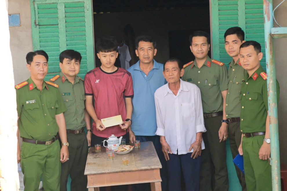 Công an xã Thới Thuận làm tốt công tác tuyển chọn công dân thực hiện nghĩa vụ tham gia CAND