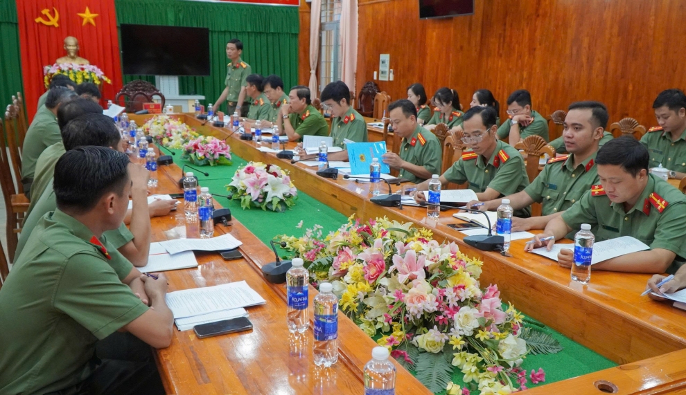 Khẩn trương triển khai công tác chuẩn bị bầu cử đại biểu Quốc hội khóa XVI và Hội đồng nhân dân các cấp nhiệm kỳ 2026 - 2031 trong Công an tỉnh Vĩnh Long