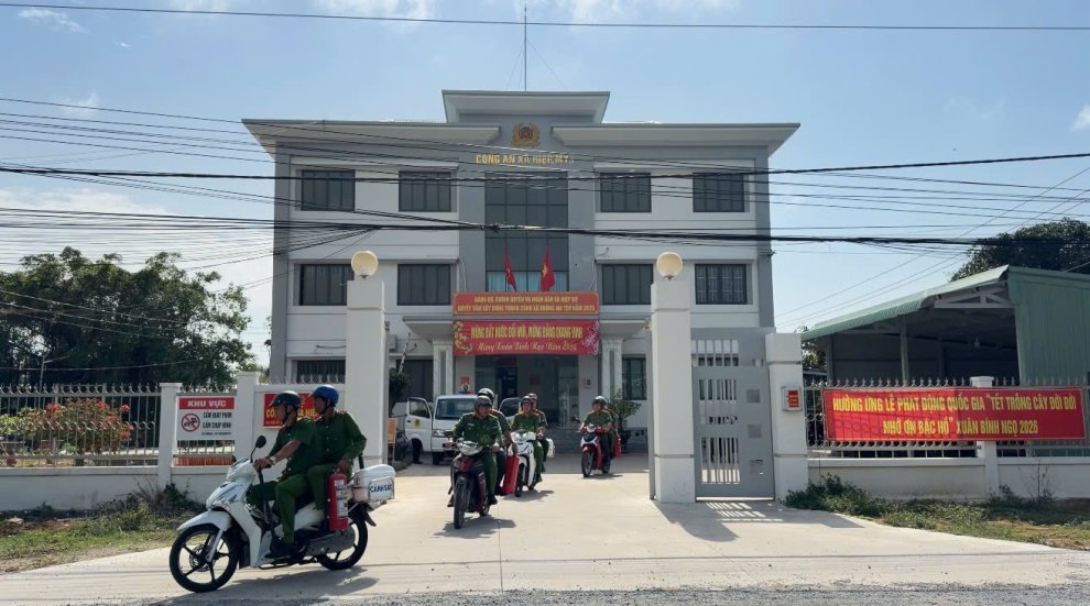 Công an xã Hiệp Mỹ ra quân bảo đảm an ninh trật tự phục vụ bầu cử