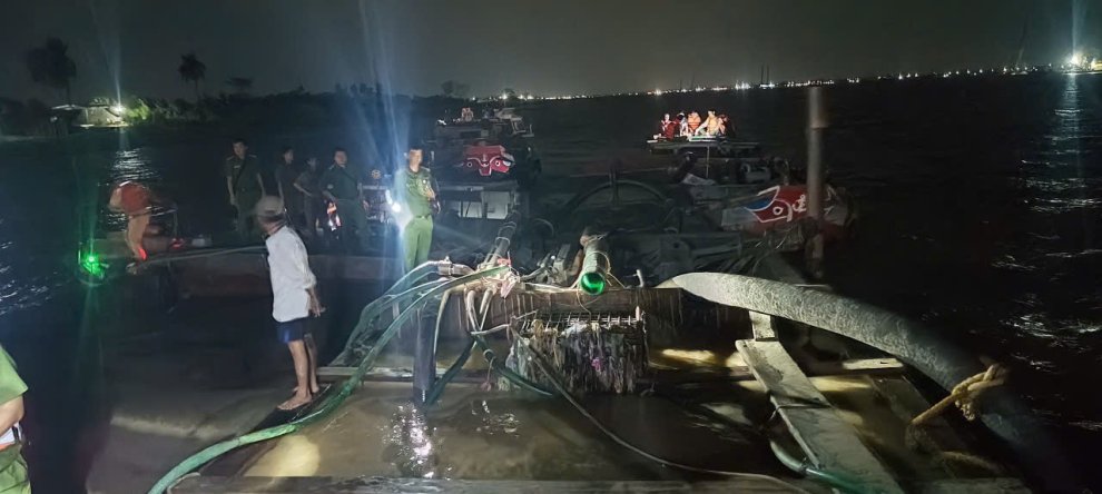 Phát hiện nhiều phương tiện khai thác, tàng trữ khoáng sản trái phép trong đêm