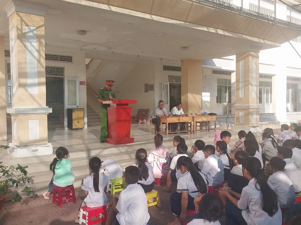Hình ảnh Quang cảnh buổi tuyên truyền ảnh 1