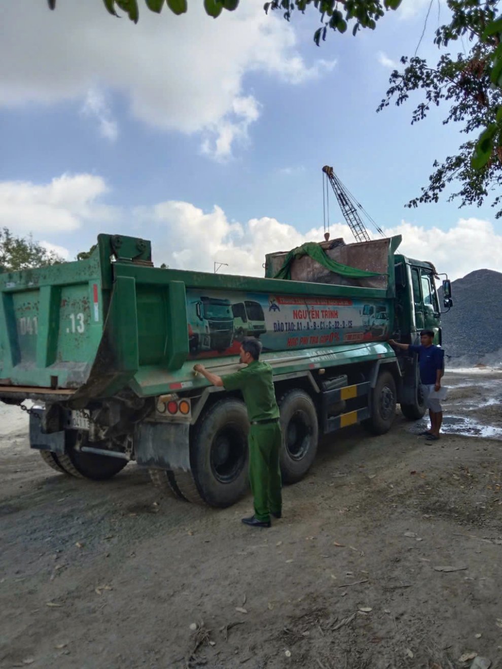Tăng cường thực hiện kế hoạch tổng rà soát phương tiện ô tô tải nhằm đảm bảo an toàn giao thông, hạn chế tai nạn và tình trạng xe quá tải