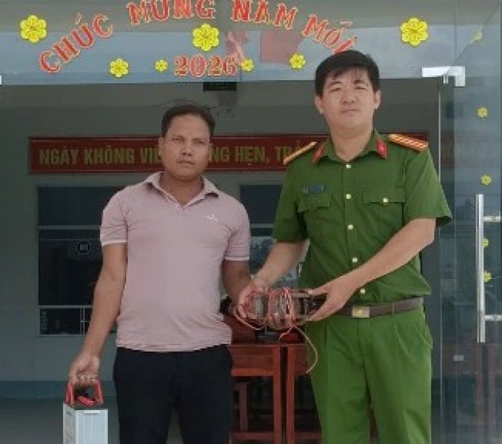 NGUOI DAN GIAO NOP 2