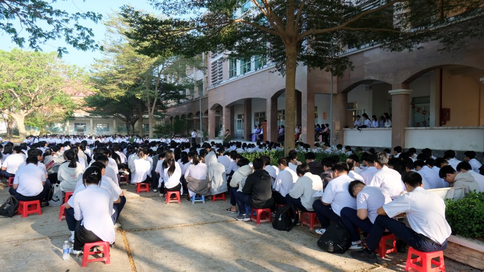 Quang cảnh buổi tư vấn Trường chuyên Bến Tre