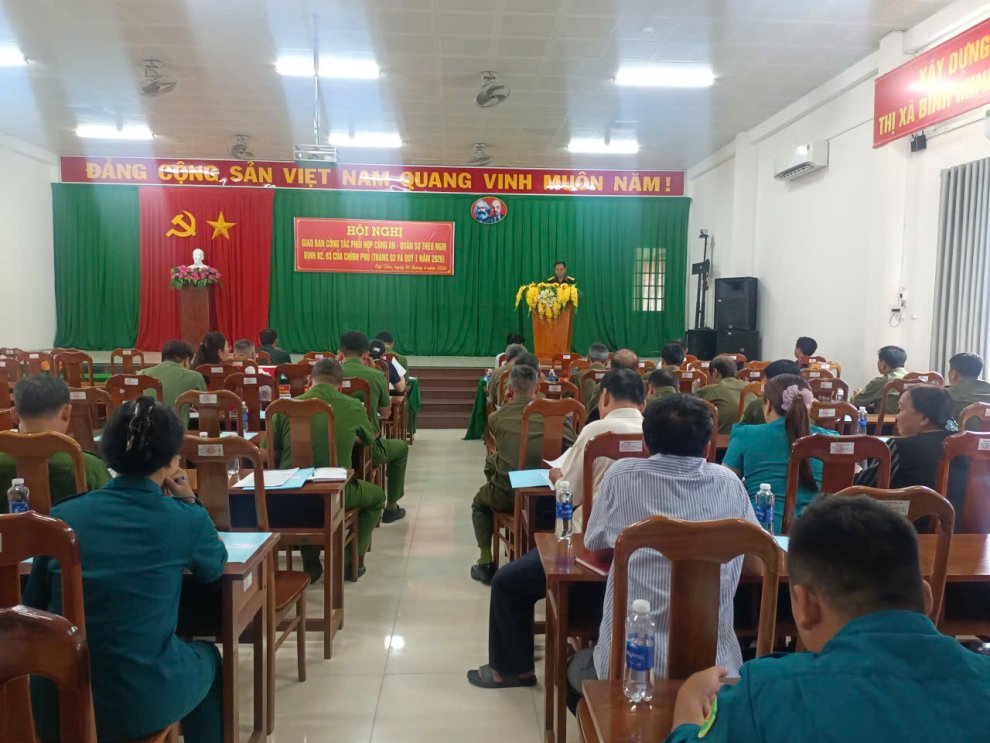 Công an phường Cái Vồn phối hợp Ban Chỉ huy Quân sự phường tổ chức Hội nghị giao ban công tác phối hợp tháng 3 và quý I năm 2026