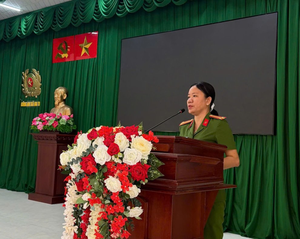 Công an xã Ba Tri tăng cường tuyên truyền, siết chặt quản lý ngành, nghề kinh doanh có điều kiện về ANTT
