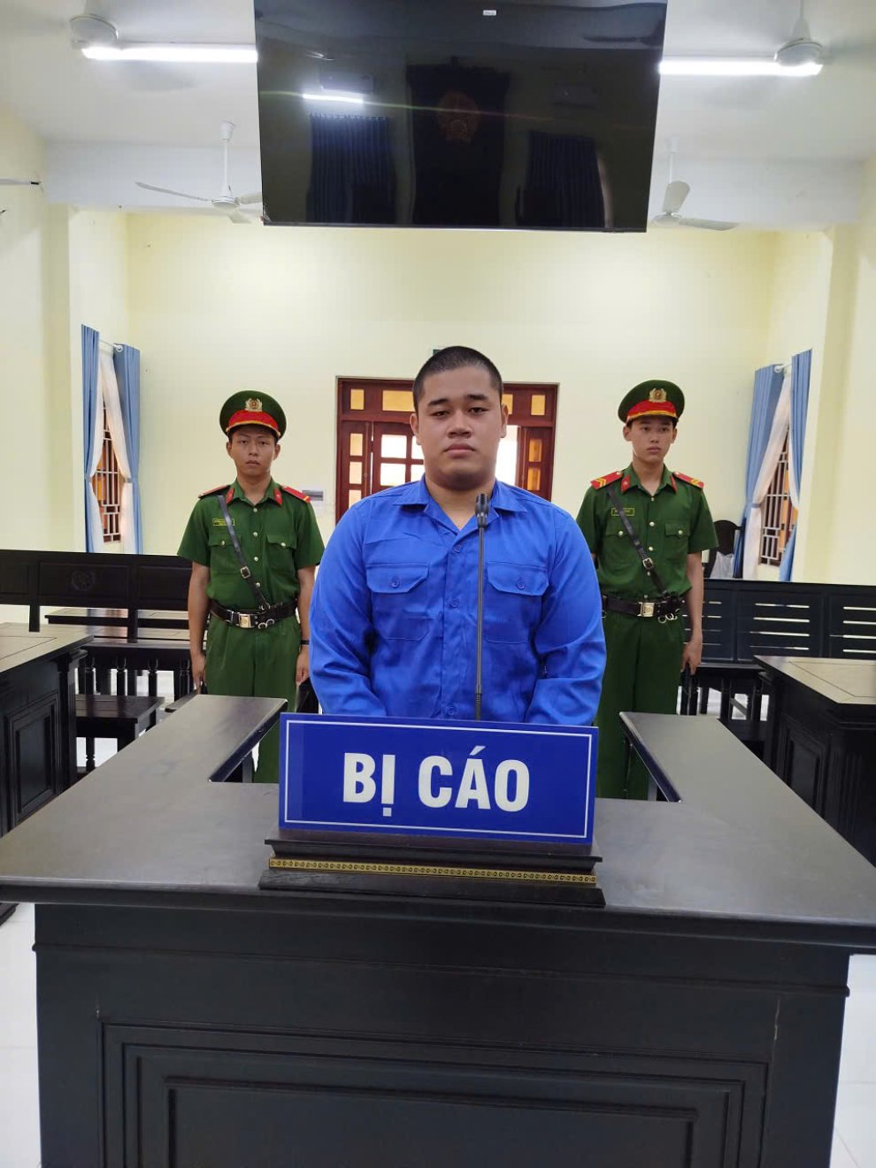 Xét xử bị cáo về tội lừa đảo chiếm đoạt tài sản