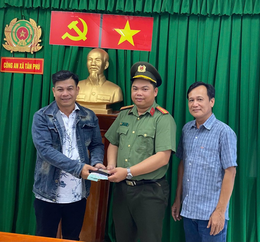 anh trả tai san