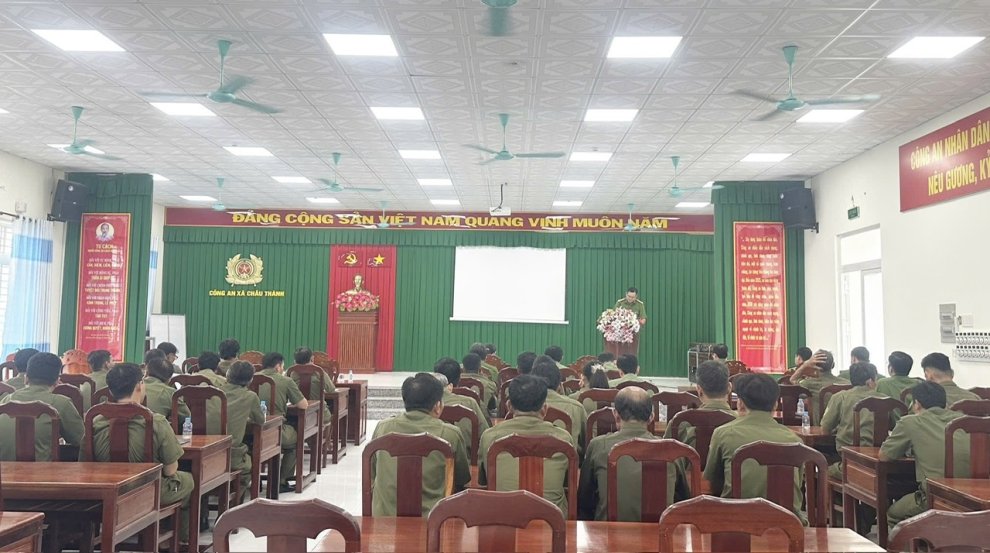 Công an xã Châu Thành tổ chức giao ban lực lượng tham gia bảo vệ an ninh, trật tự ở cơ sở