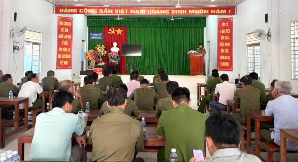 Quang cảnh buổi làm việc