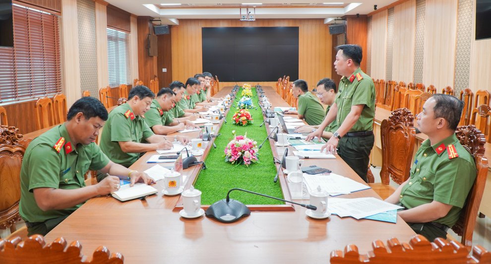 Quang cảnh buổi làm việc