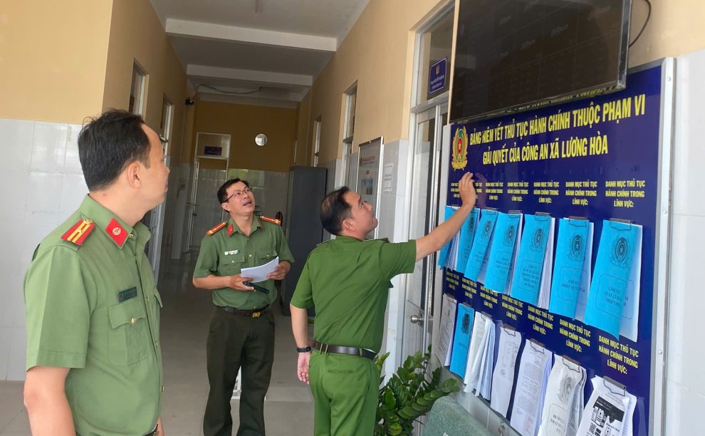 Công an xã Lương Hòa phát huy hiệu quả mô hình dân vận khéo “Vận động kinh phí lắp đặt camera giám sát an ninh”