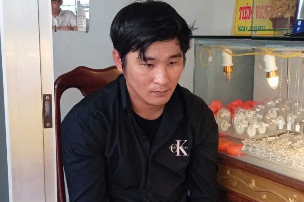 Tạm giữ hình sự 02 đối tượng lừa đảo chiếm đoạt tài sản