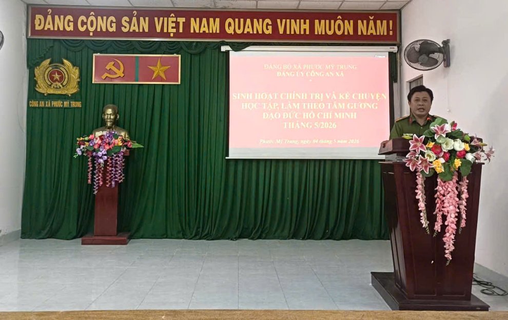 Công an xã Phước Mỹ Trung sinh hoạt chuyên đề “Kể chuyện về Chủ tịch Hồ Chí Minh”