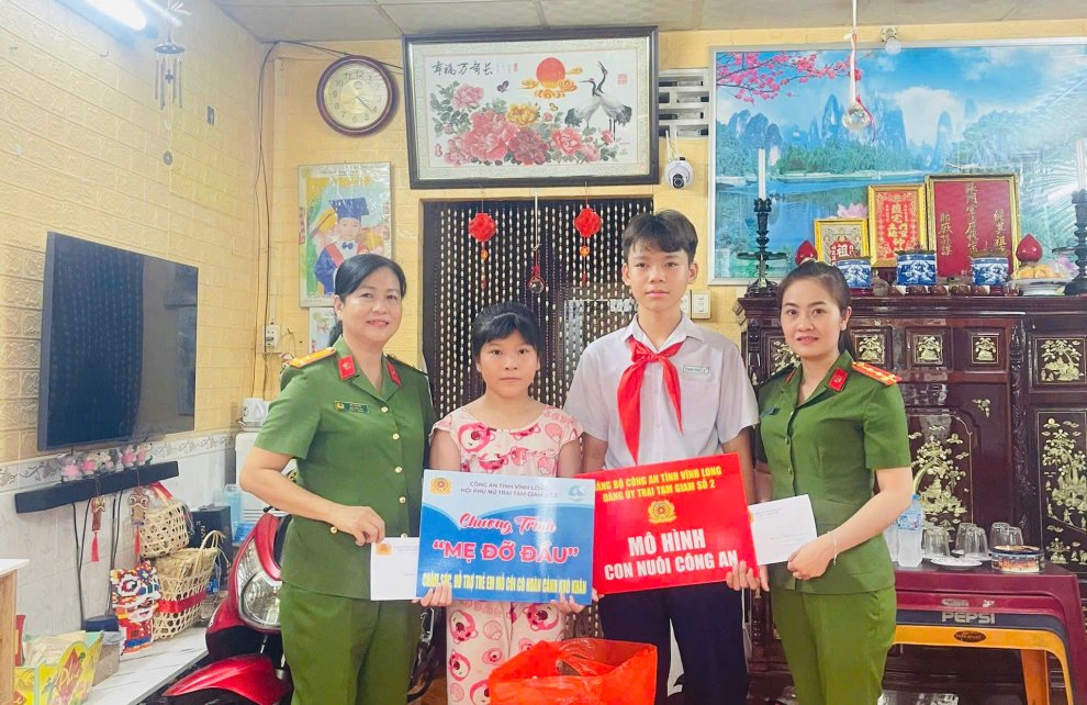 Trại Tạm giam số 2 thực hiện mô hình “Con nuôi công an” và “Mẹ đỡ đầu”